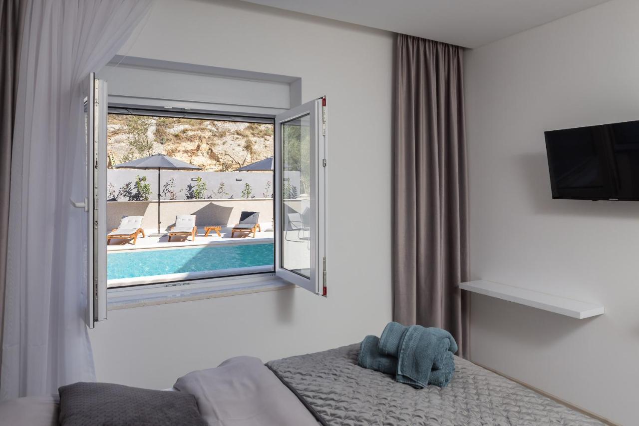 Luxury Apartment Lorena - Private Heated Pool - Йесенице Екстериор снимка