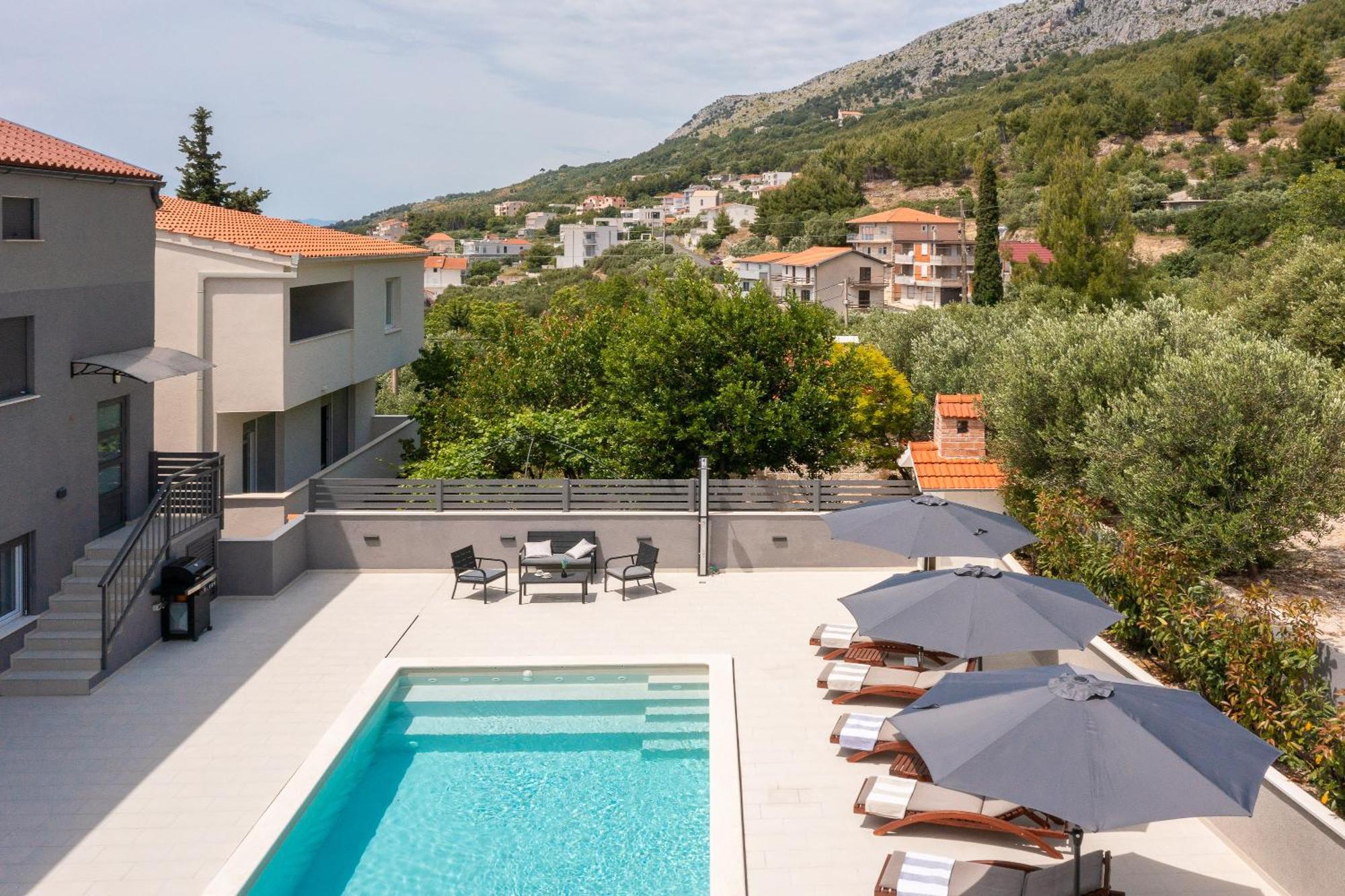 Luxury Apartment Lorena - Private Heated Pool - Йесенице Екстериор снимка