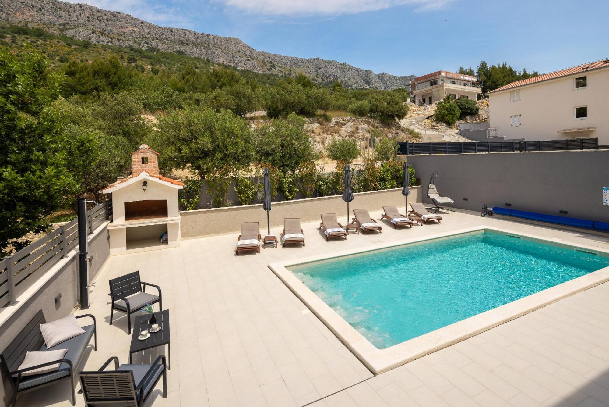 Luxury Apartment Lorena - Private Heated Pool - Йесенице Екстериор снимка