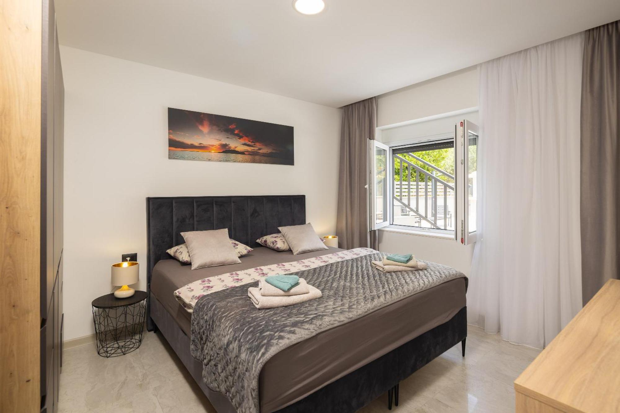 Luxury Apartment Lorena - Private Heated Pool - Йесенице Екстериор снимка